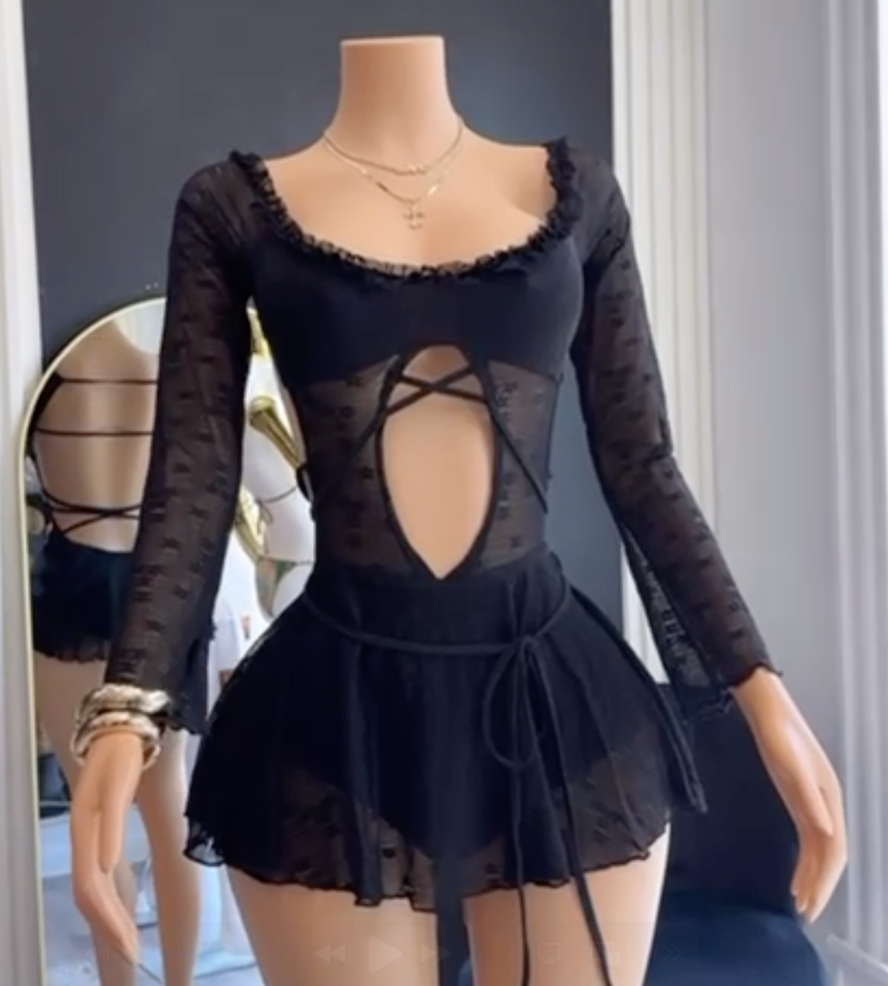 Vestido “Ballet Cut-Out”