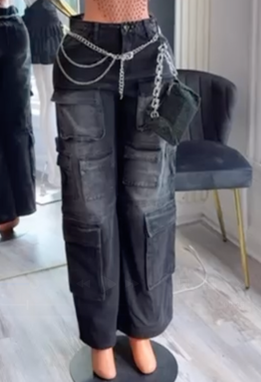 Cargo denim negro “Street Utility” wide leg