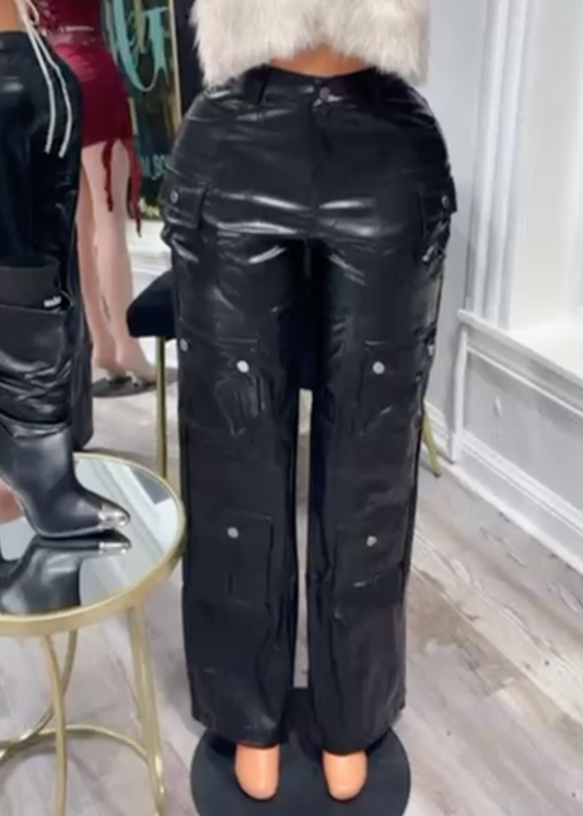 Pantalón Cargo Efecto Cuero “Noir Street”